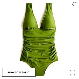Long torso ruched V-neck swimsuit J. Crew (NWT) 🌴